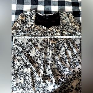 Women’s long sleeved blouse size large